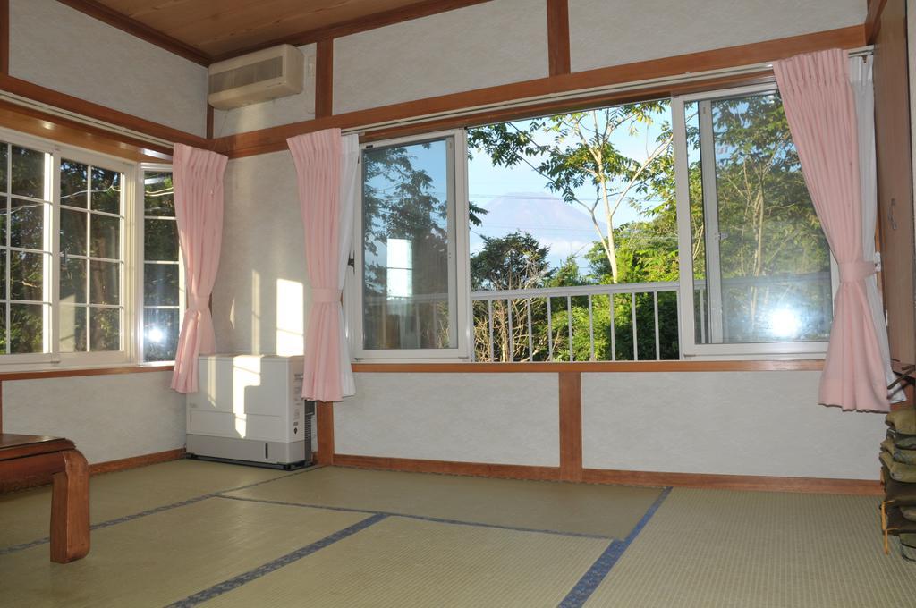 ホテル ヤマナミ 山中湖村 エクステリア 写真